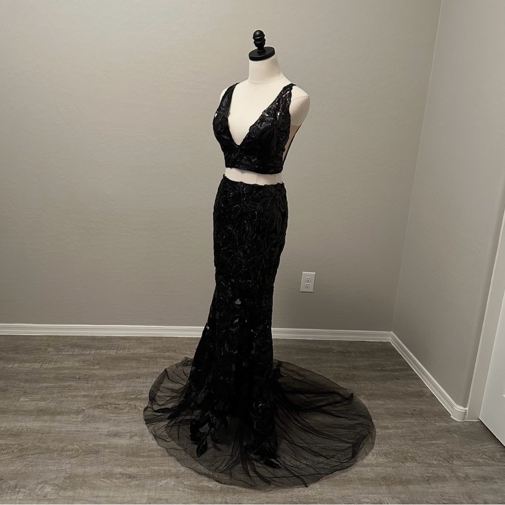 NEW JOVANI SZ 6 BLACK TWO PIECE ILLUSION SEQUIN TULLE FORMAL EVENING GOWN - Picture 2 of 14